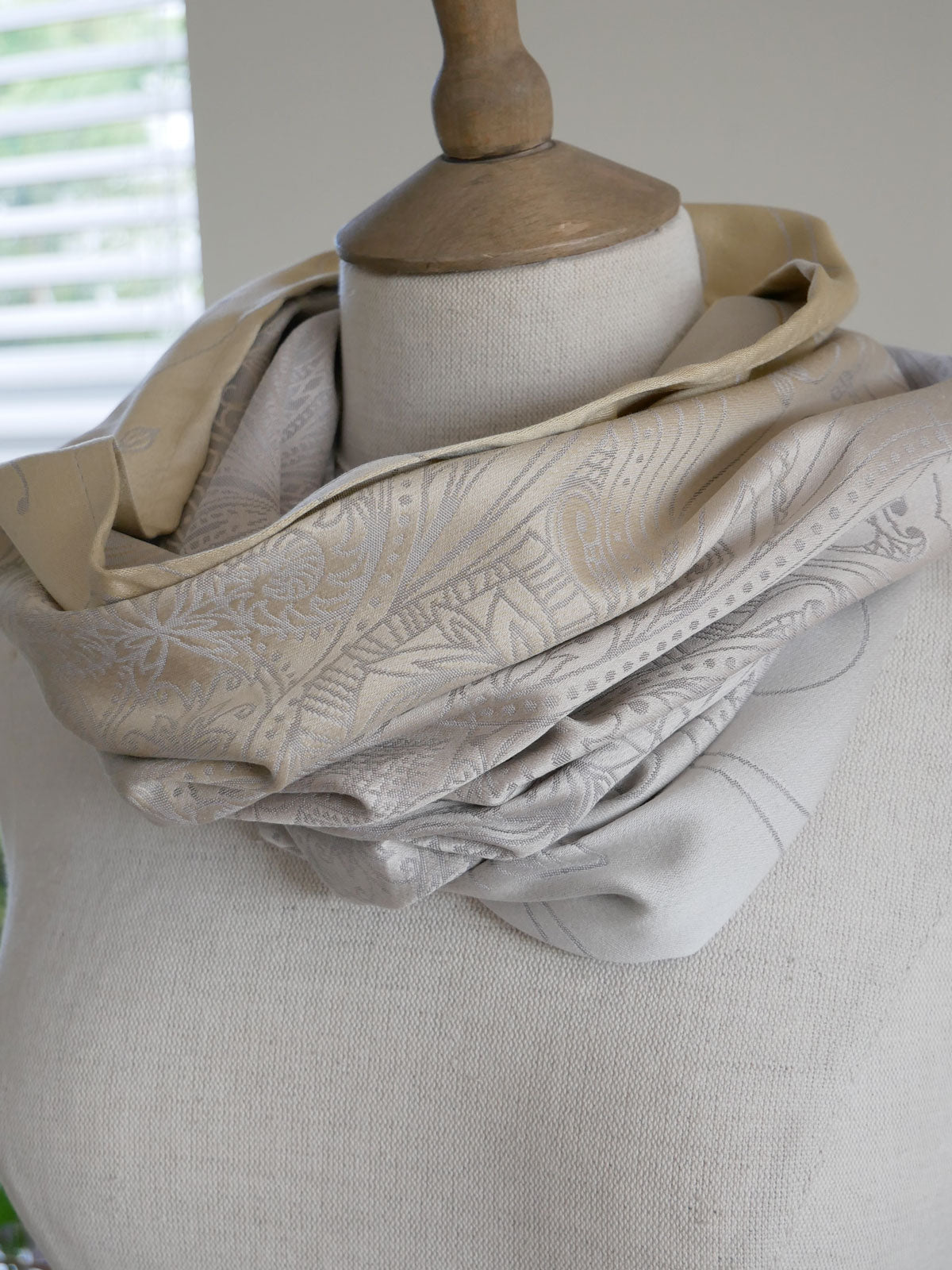 Lilika Diana Cowl