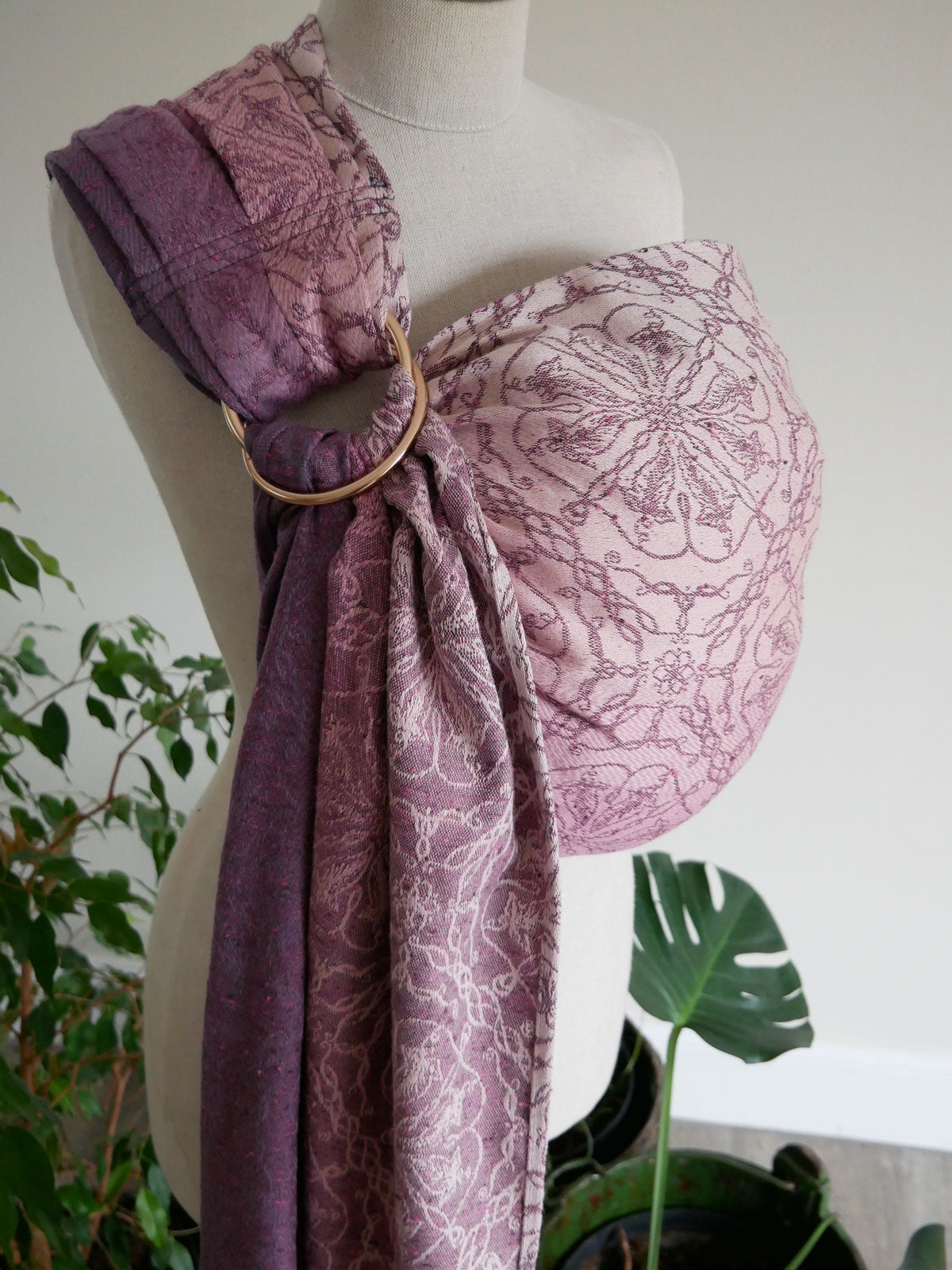 Lothlórien Damask Ring Sling