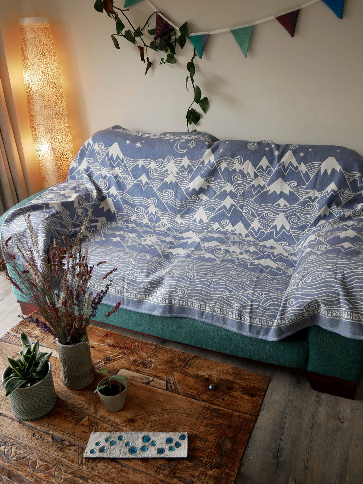 Misty Mountains Hîth Cashwool Throw