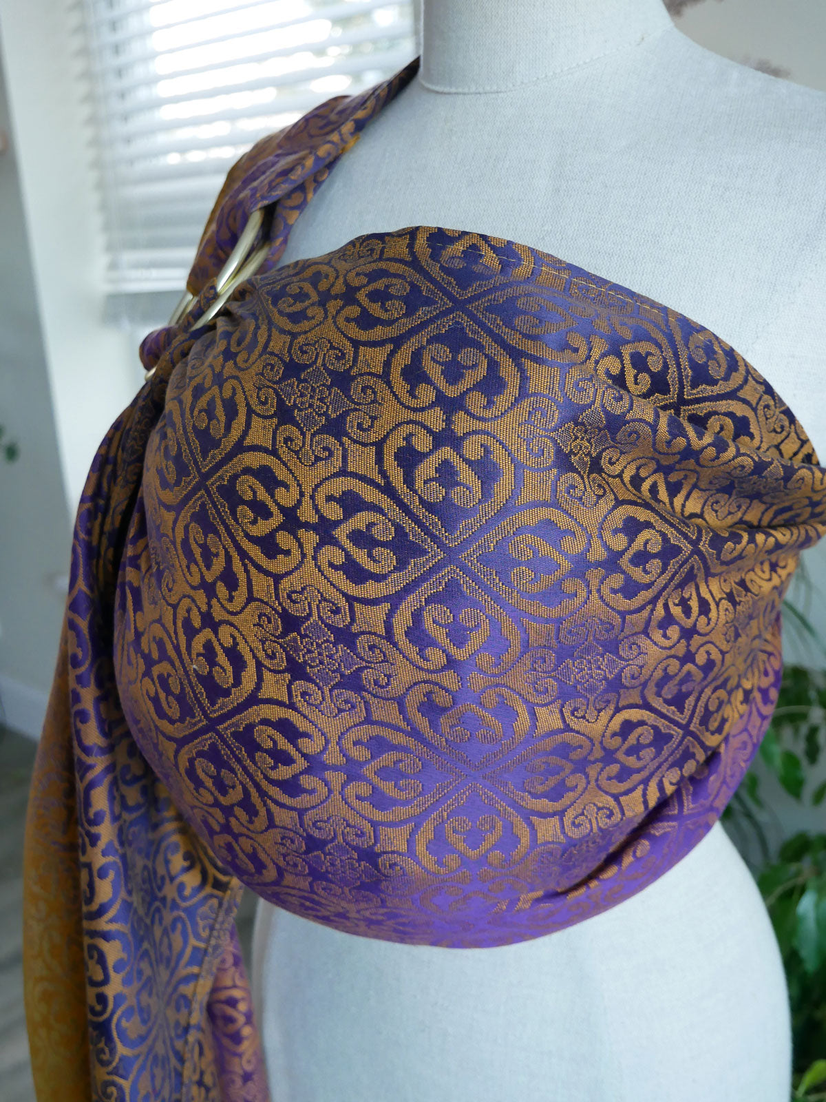 Victoriana Royal Ring Sling