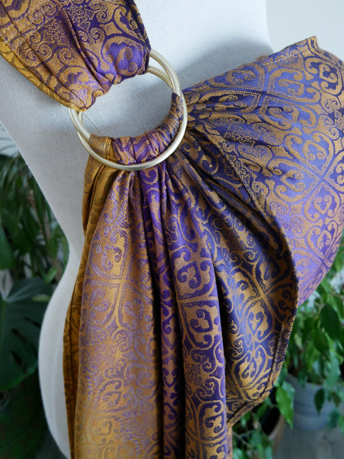 Victoriana Royal Ring Sling