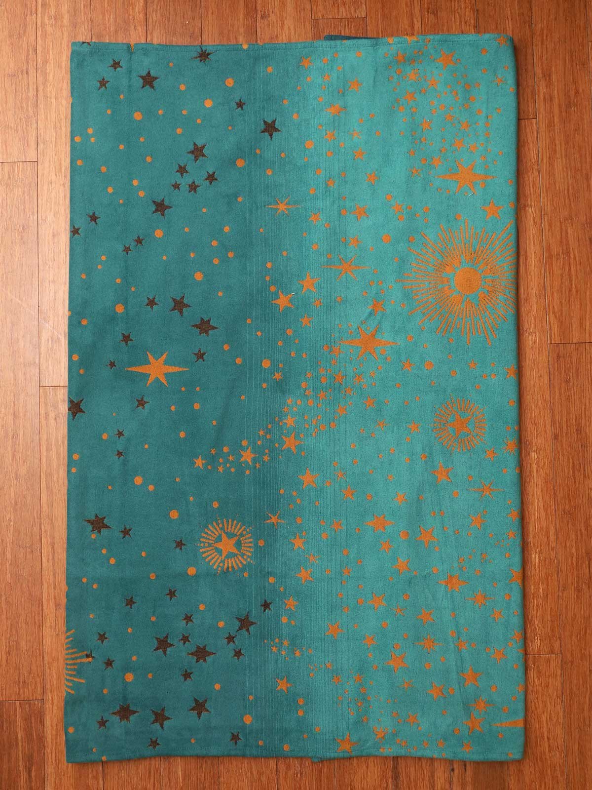 Constellation Perigee Large Throw