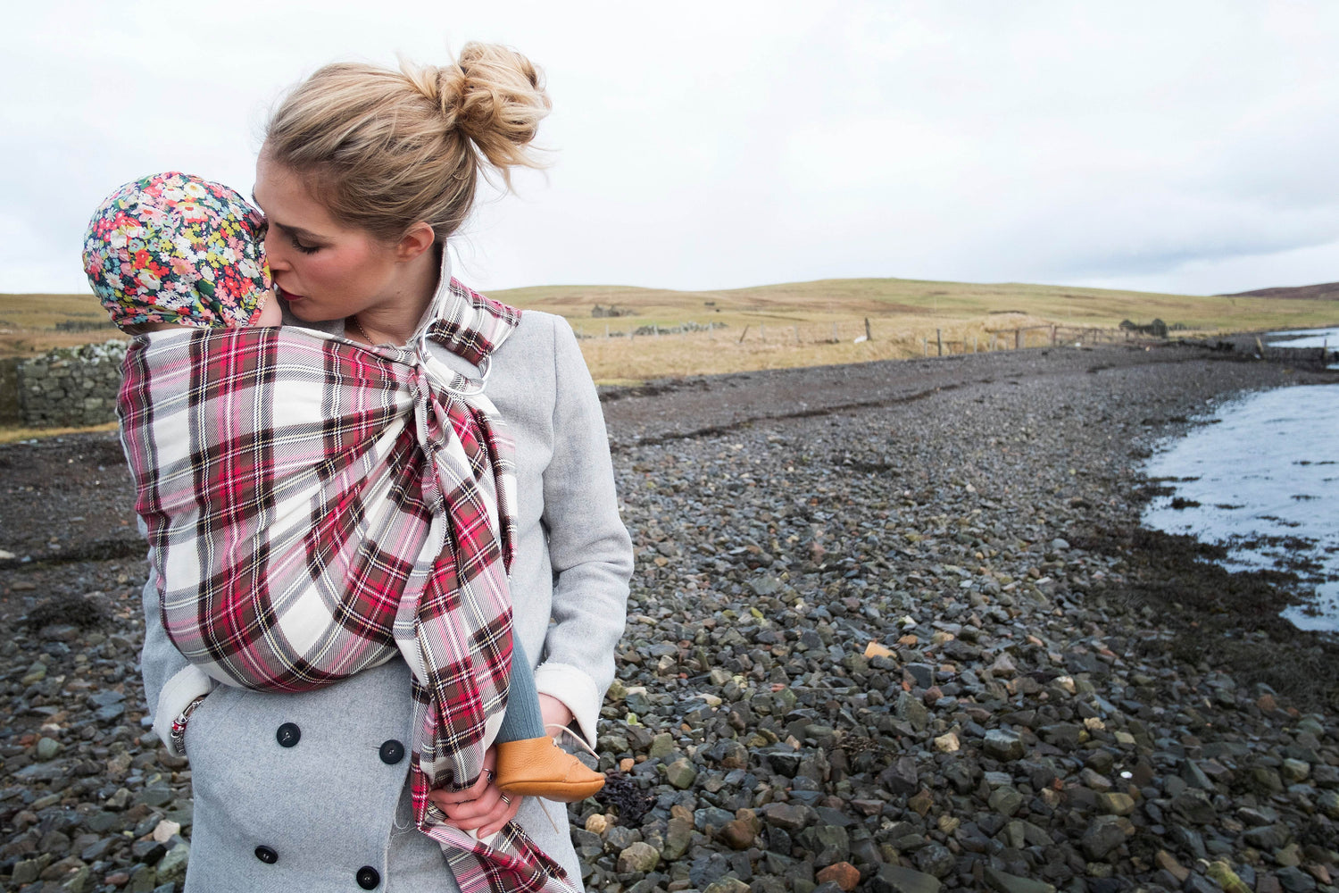 Scottish Baby Sling Stories – Using the Plaid - Oscha Slings
