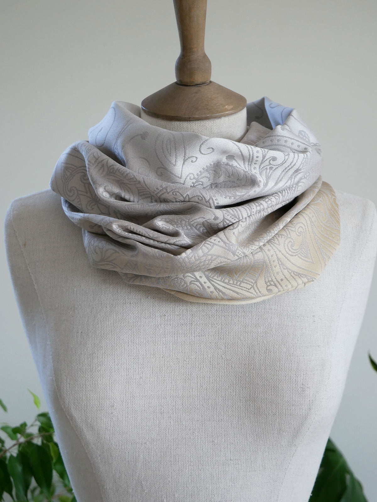 Lilika Diana Cowl