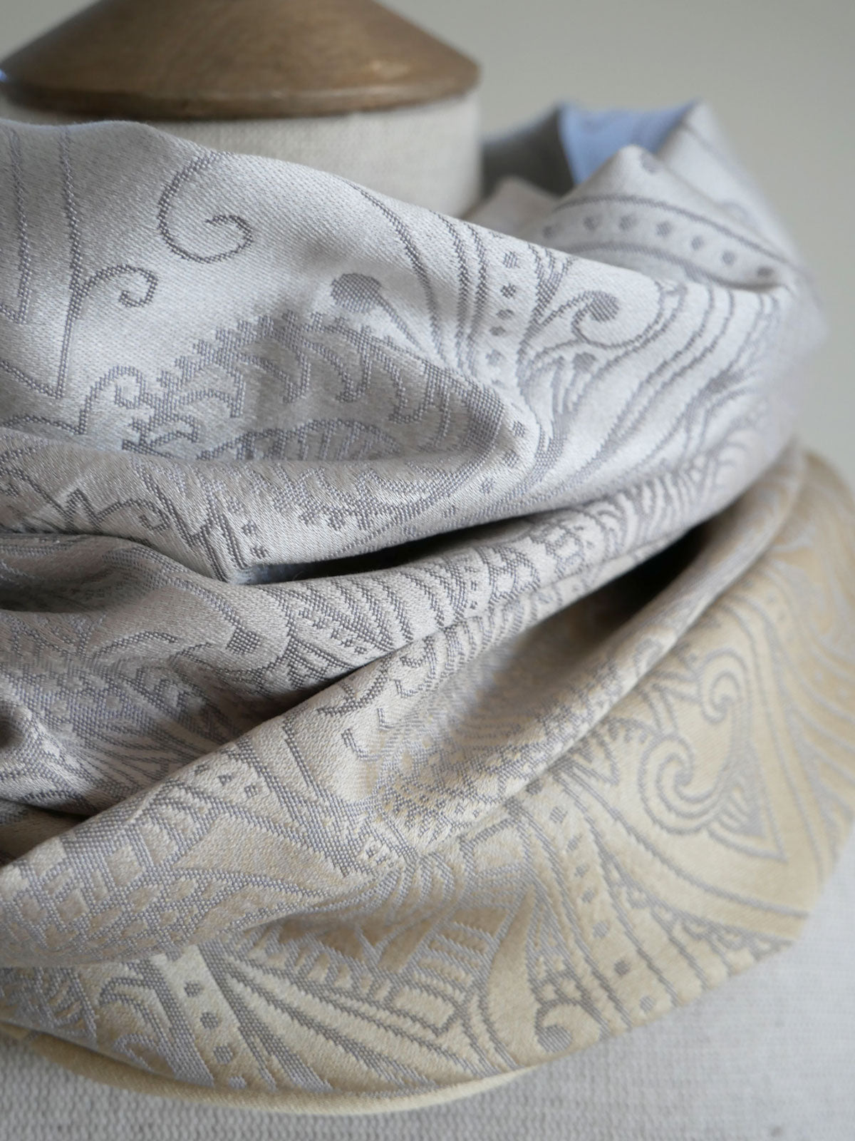 Lilika Diana Cowl