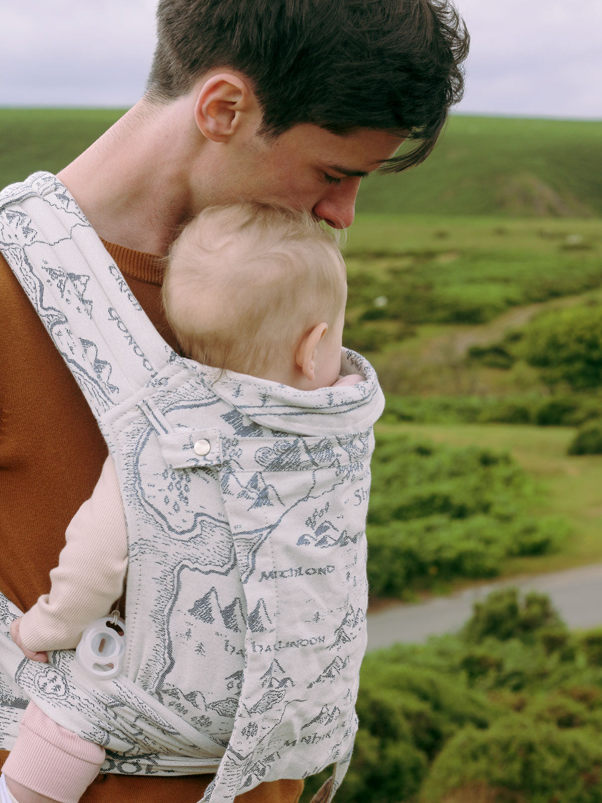 Realm of Middle-earth Ink Cairis Baby Carrier