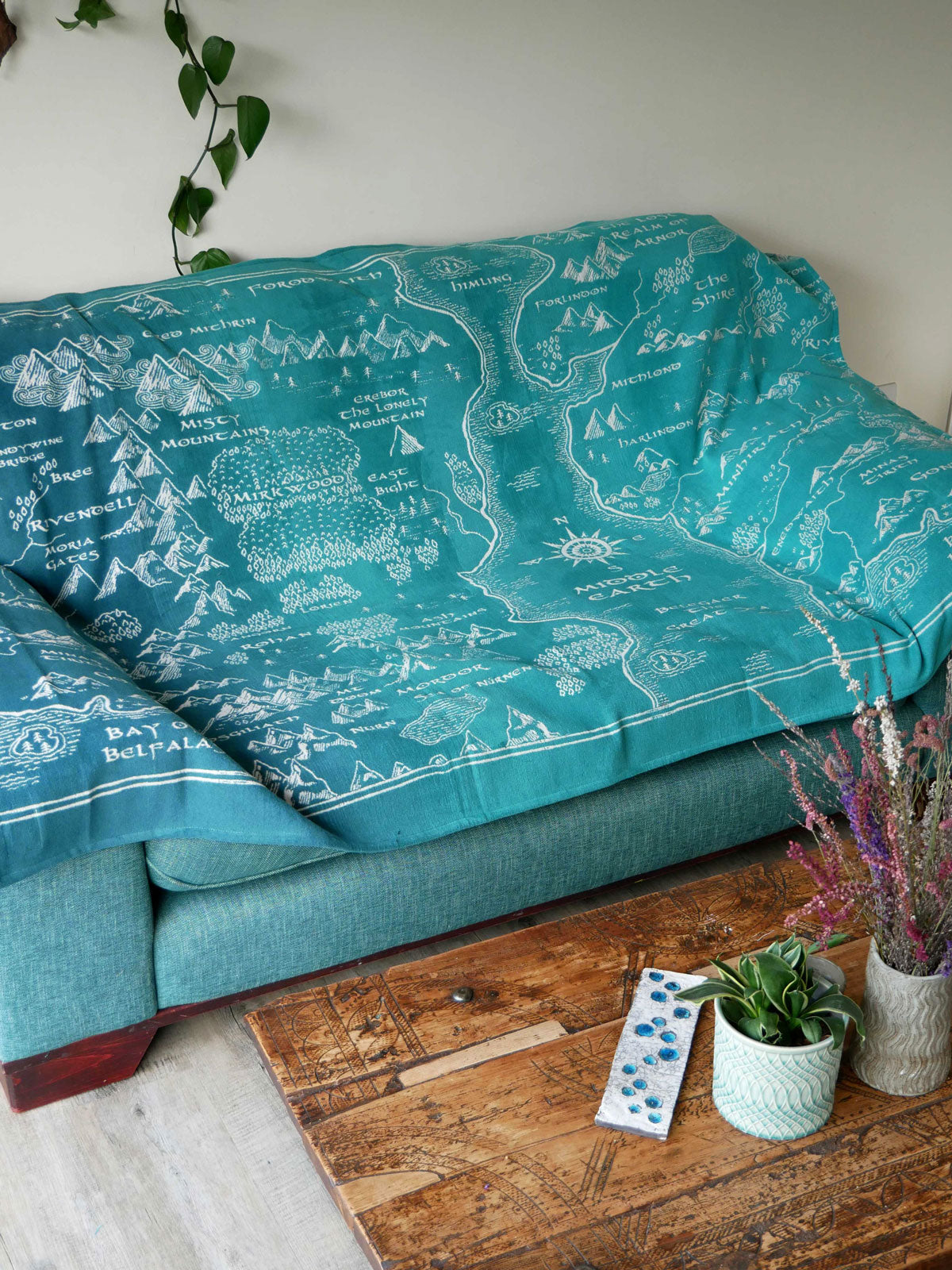 Realm of Middle-earth Moonlit Throw (Woven Second) [Grade 2]