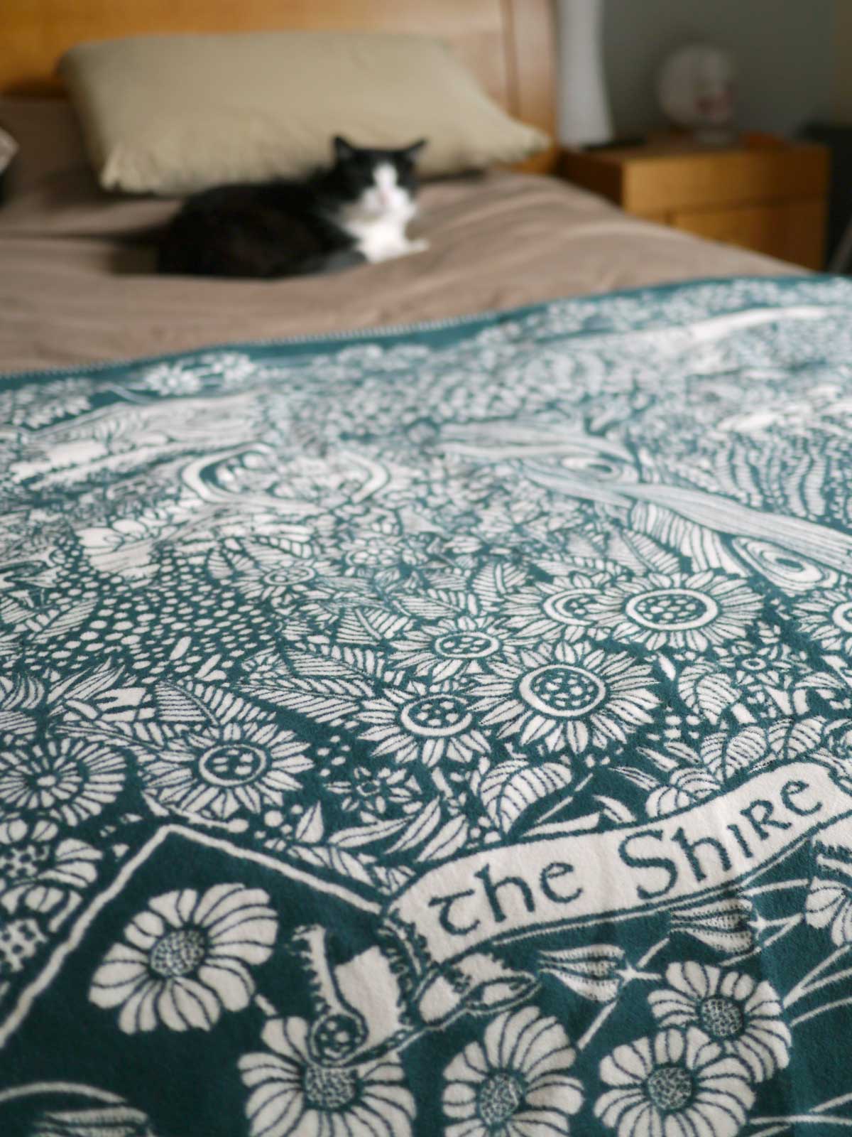Shire Longbottom Throw (Woven Second) [Grade 2]