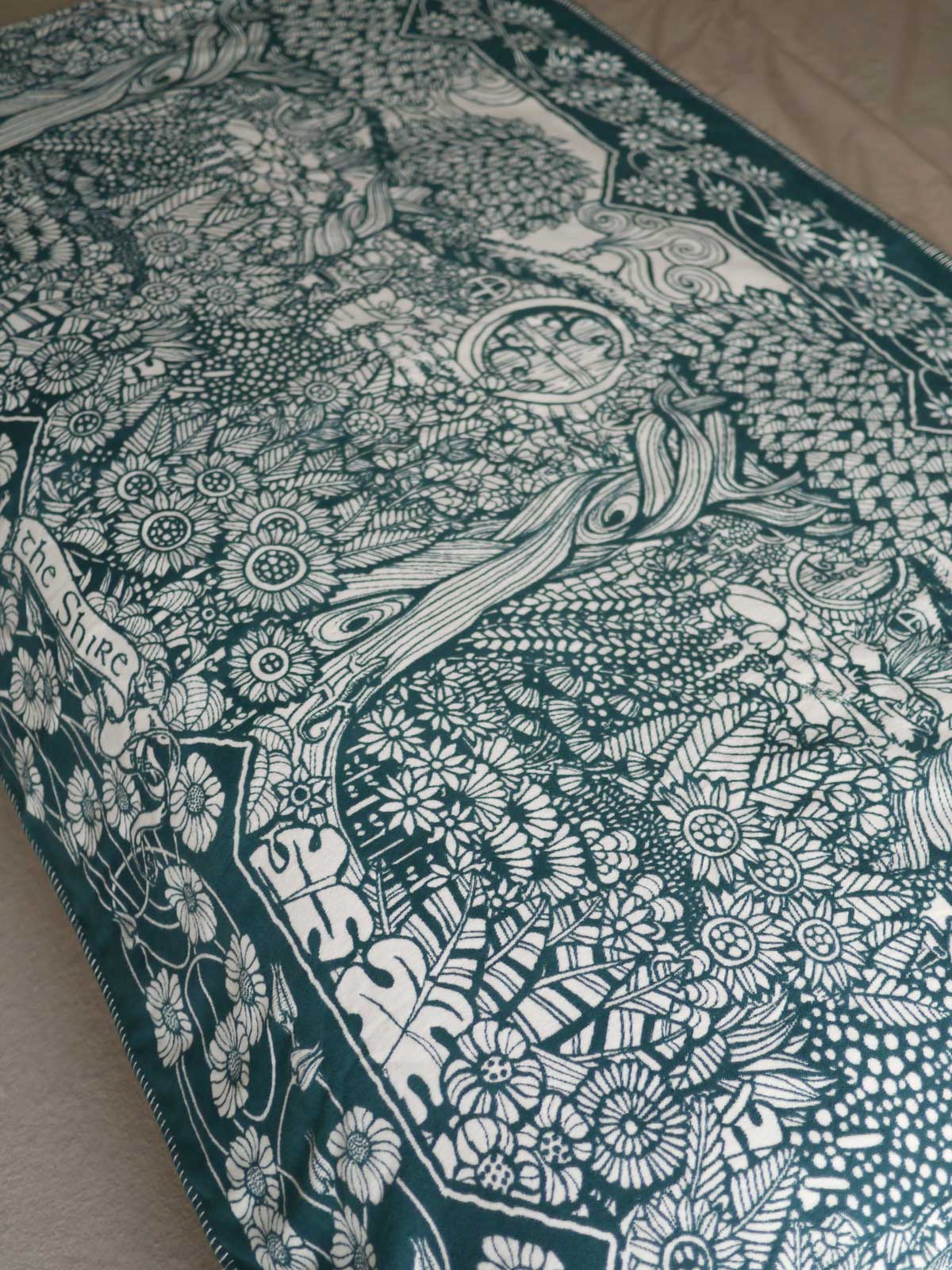 Shire Longbottom Throw (Woven Second) [Grade 2]