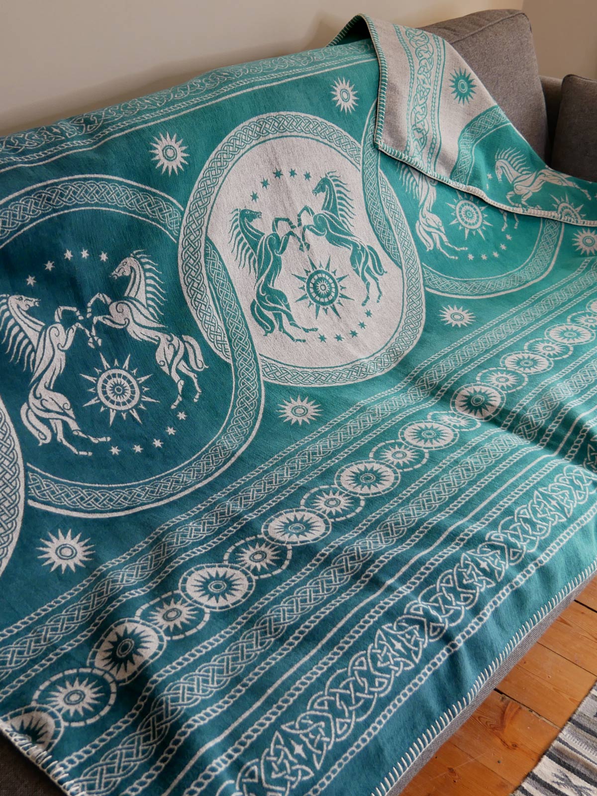 Rohan Entwash Throw (Woven Second) [Grade 2]